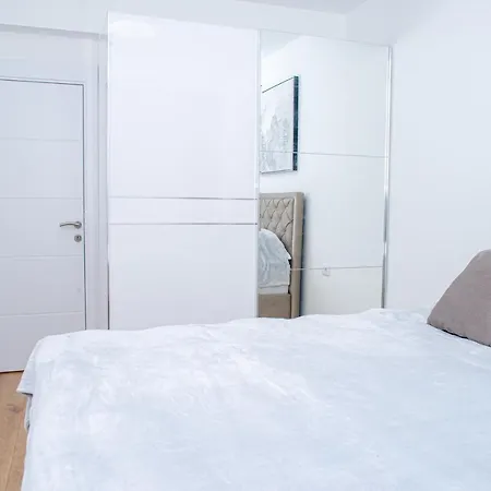 Apartment Aparments *